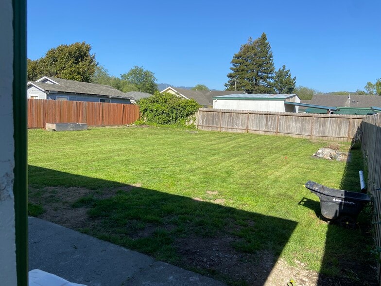 Building Photo - 227 Randolph Way