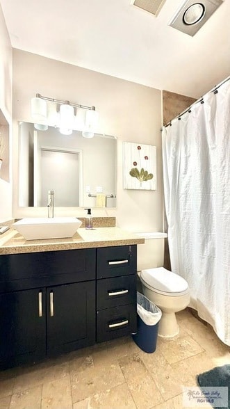 Building Photo - 322 McFadden Dr