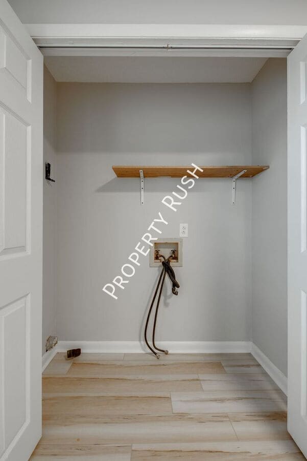 Building Photo - 340 Alpine Dr