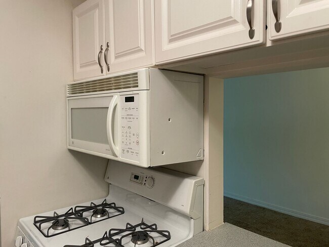 Building Photo - Updated Condo with Modern Comfort & Resort...