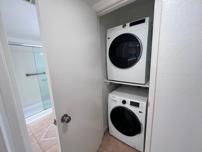 Building Photo - STUNNING 1BD/1BA TOWNHOUSE IN FREMONT CA!!!!