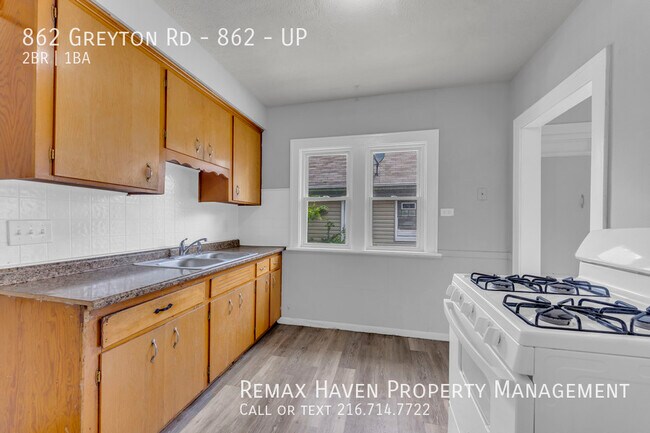 Building Photo - 862 Greyton Rd