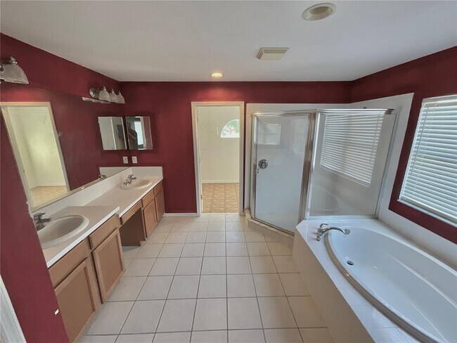 Building Photo - 1604 Swamp Rose Ln