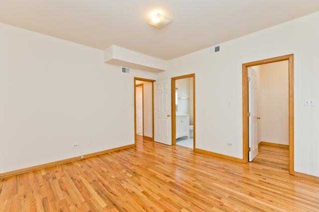 Building Photo - 4 bedroom in Chicago IL 60642