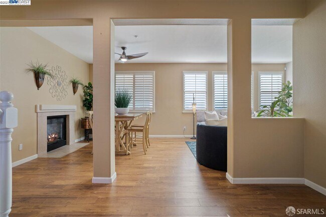 Building Photo - 699 Flemish Ct