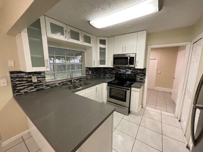 Building Photo - 14202 SW 110th Ave