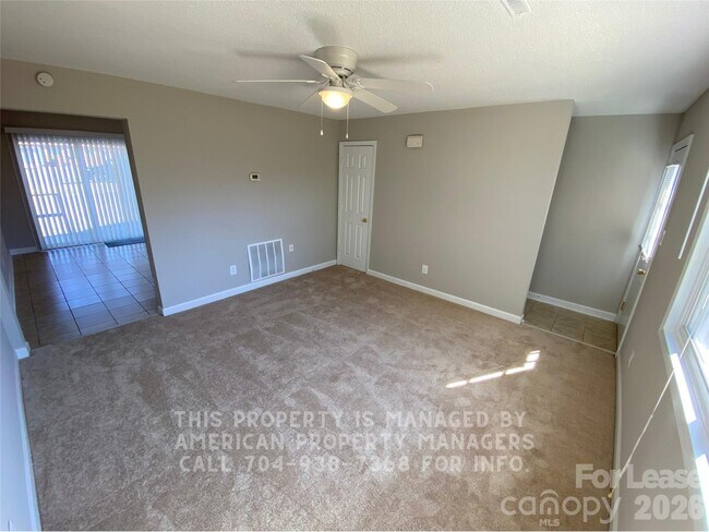 Building Photo - 1111 Arbor Dr