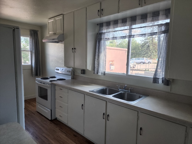 Building Photo - 1634 S College Ave