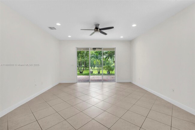 Building Photo - 5271 SW 173rd Ave