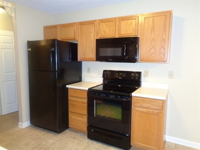 Building Photo - 970 Foxtail Dr