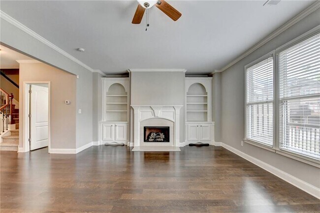 Building Photo - 812 Red Hart Ln
