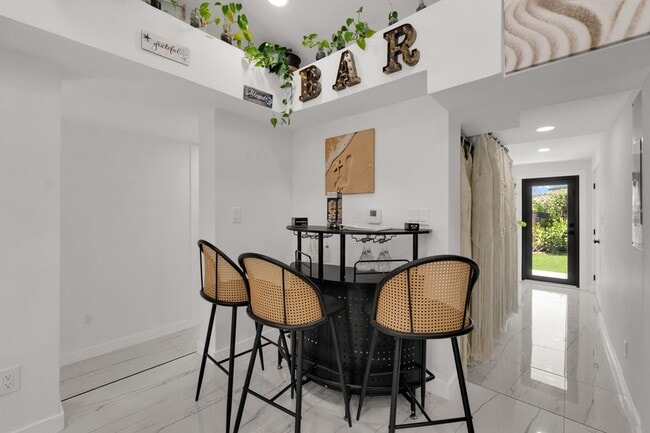 Building Photo - 1433 NE 53rd Ct