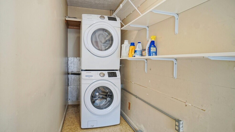 Shared Laundry - 84 High St