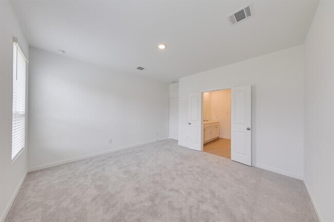 Building Photo - 10601 Ellerston Rd