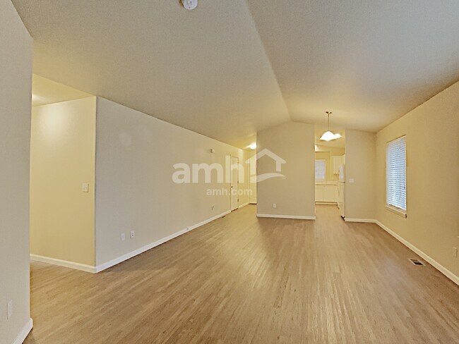 Building Photo - 13269 SE Piper Dr