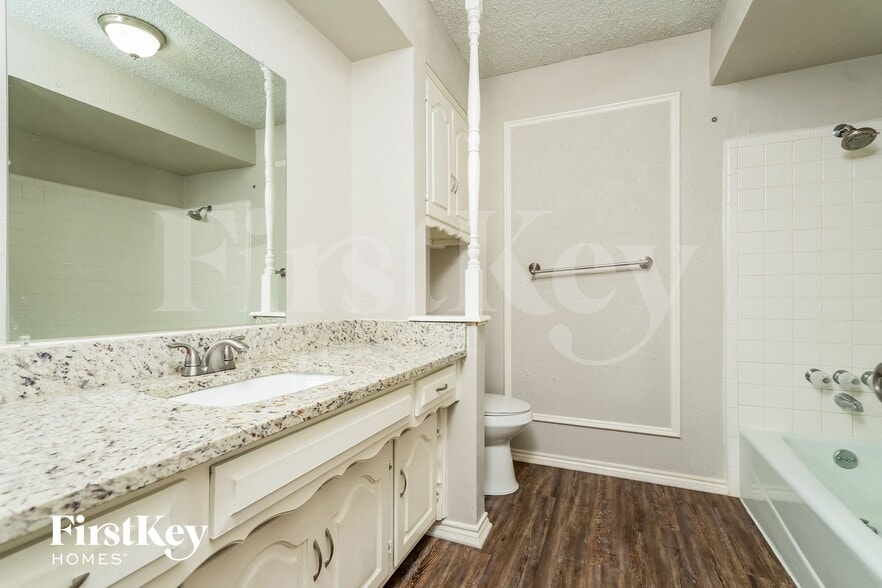 Building Photo - 635 Truman Ct