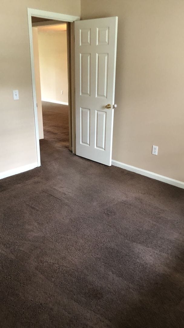 Building Photo - REDUCED!  River Oaks 28E - SPECIAL - 2nd month 1/2 half off rent