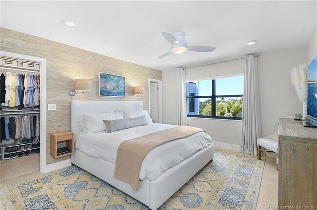 Building Photo - 1289 NE Ocean Blvd