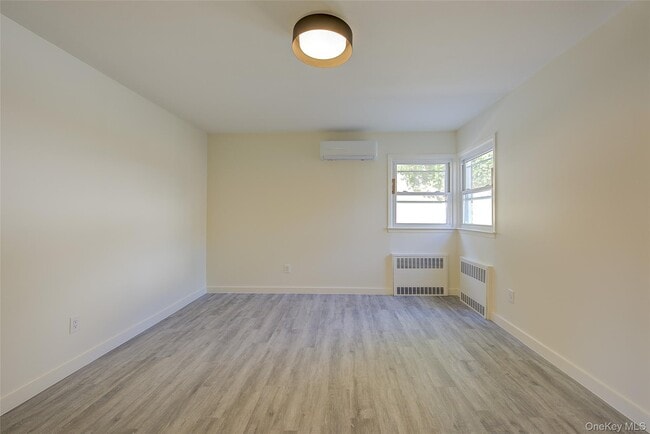 Building Photo - 71-65 Douglaston Pkwy