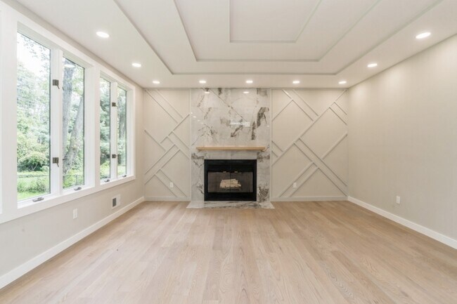 Building Photo - 66 E Gramercy Pl