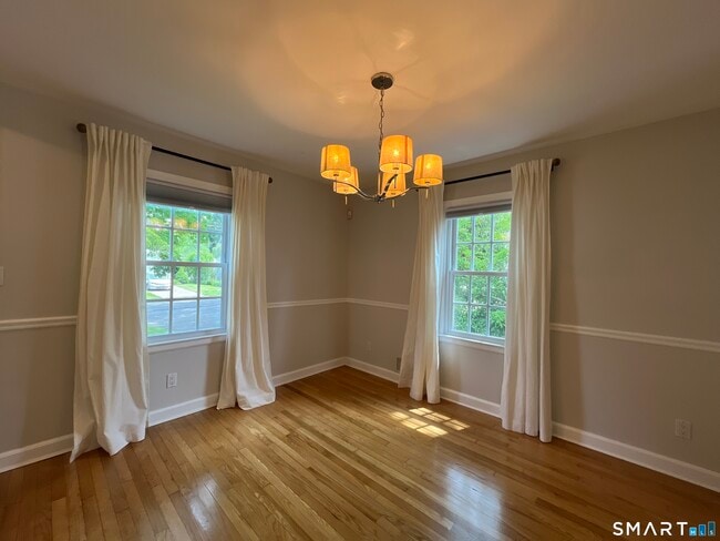 Building Photo - 65 Buell St