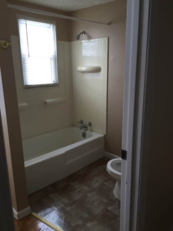 Building Photo - 428 Hill Dr