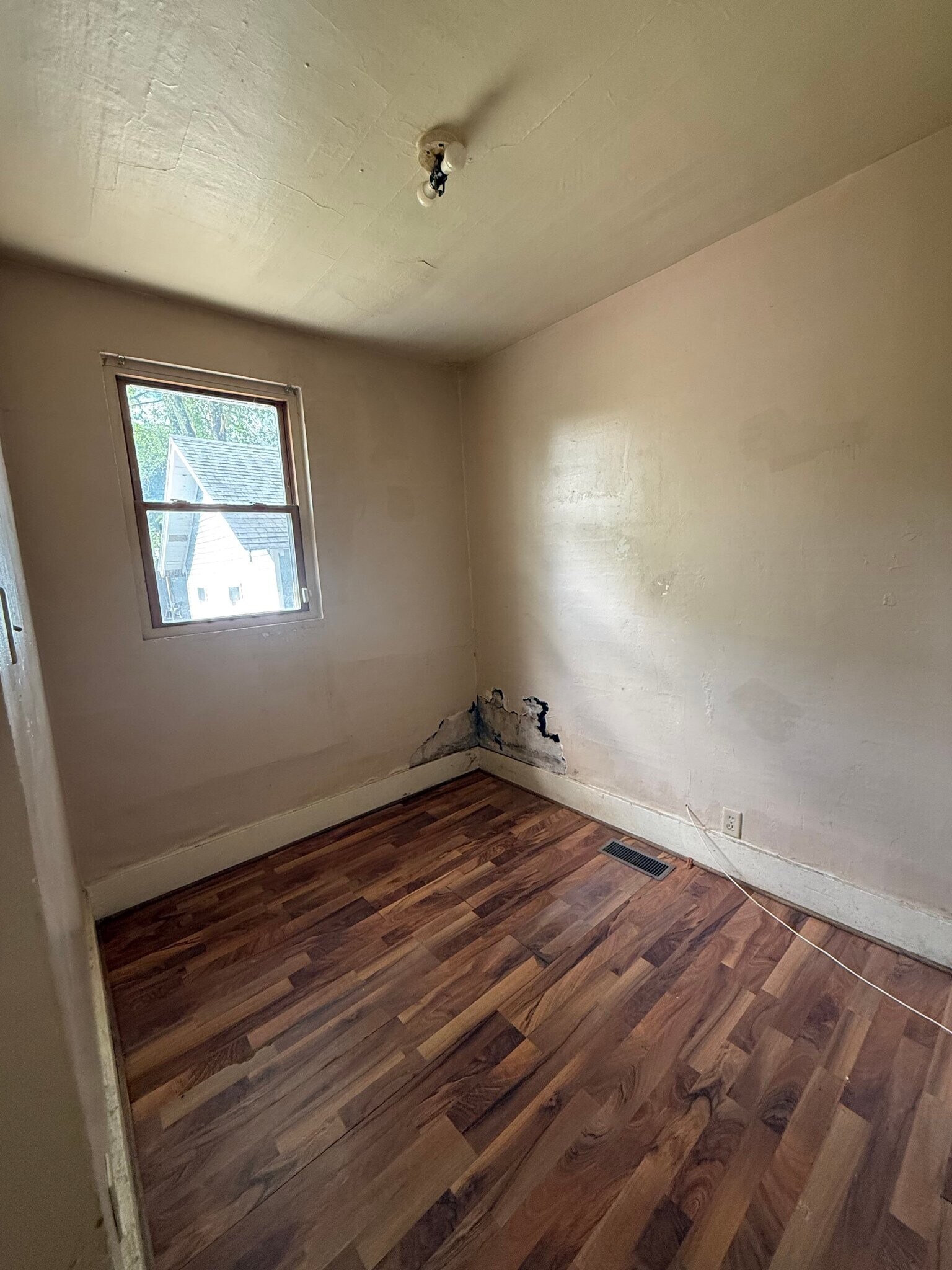 Building Photo - 347 N Stone St