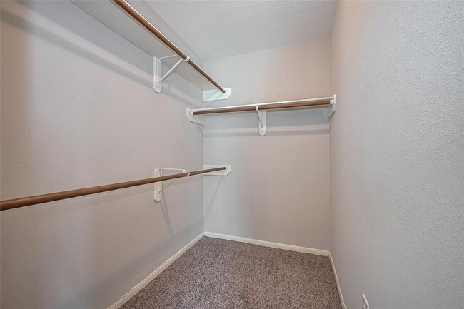 Building Photo - 6303 Palm Ct
