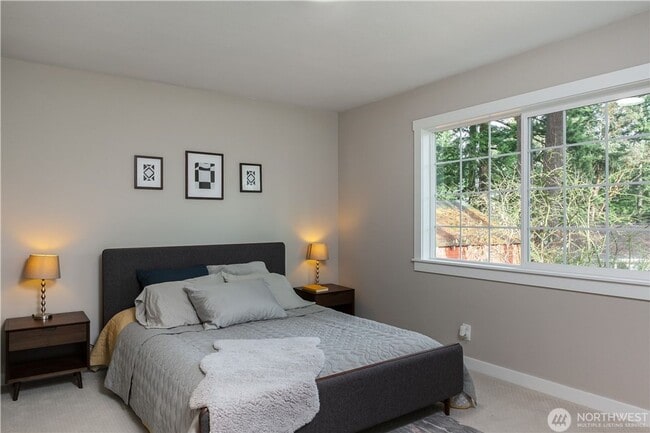 Building Photo - North Seattle - Pinehurst Updated 3 Bedroom 2 Bath Rambler