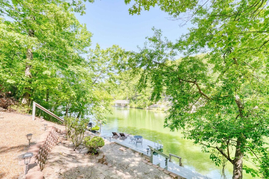 Building Photo - 16 Cheviot Ln