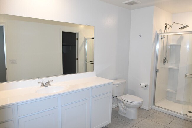 Building Photo - One Year Old 5 Br+Loft 3 Ba 2 Car Garage Home Near Loop 202 and Elliot in Phoenix
