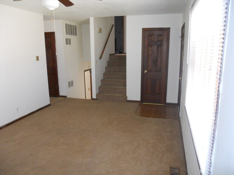 Building Photo - 2711 Ridge Ct