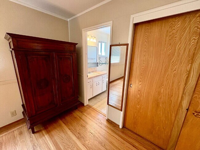 Building Photo - Peaceful Charmer Single-Story Retreat in Vallejo