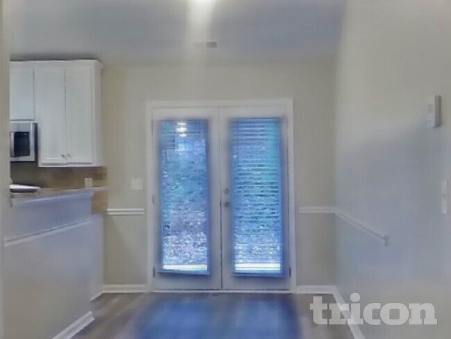 Building Photo - 449 Sarah's Ln