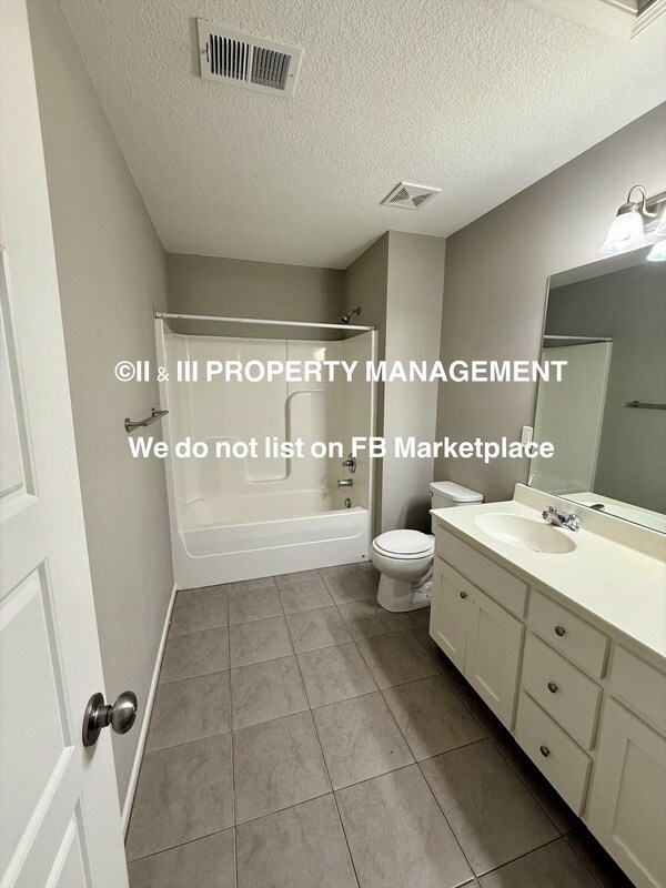 Building Photo - 9548 Roundtree St