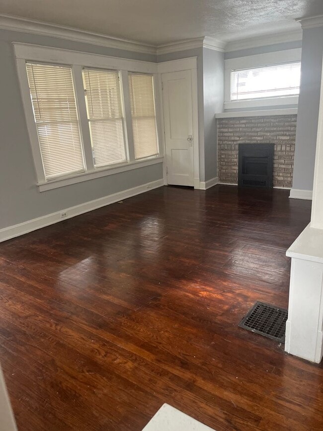 Building Photo - Cozy 2 bedroom 1 bath