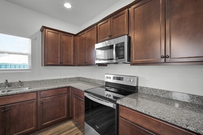 Building Photo - Beautiful home located in The Commons subdivision