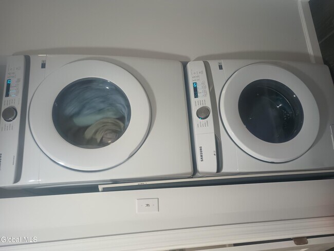 Building Photo - 199 Lark St