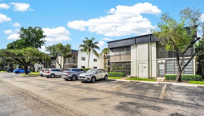 Building Photo - 9920 NW 68th Pl