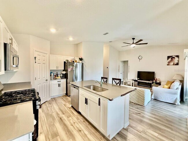 Building Photo - 14841 Sterling Spur Ave