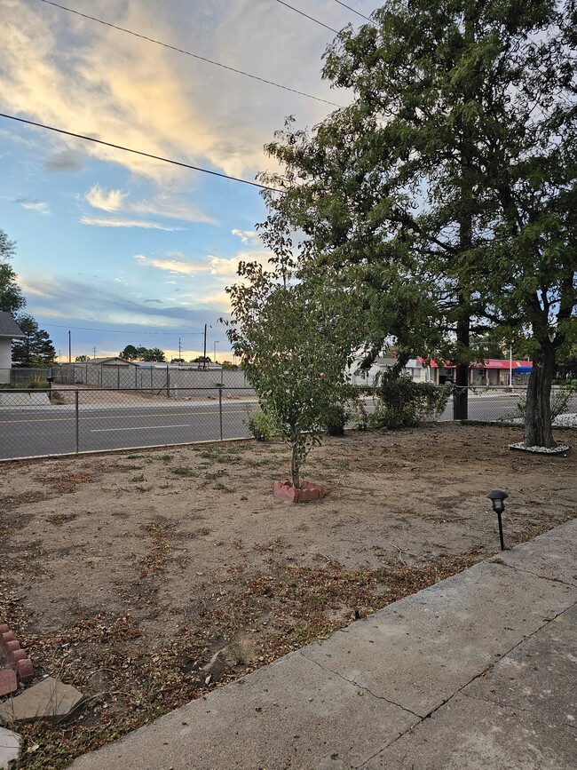 Building Photo - 2118 S Prairie Ave