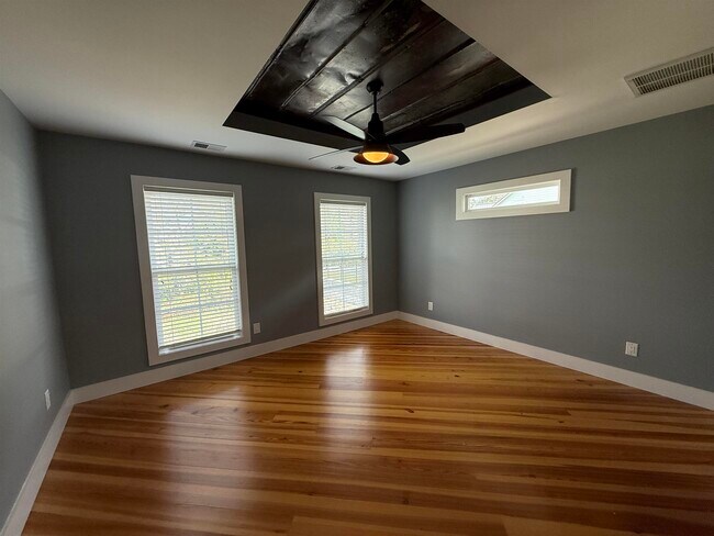 Building Photo - 1708 25th Ave N