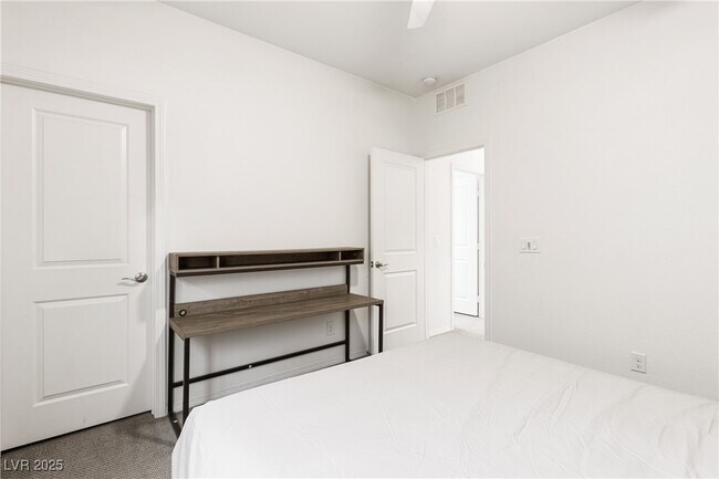 Building Photo - 5244 Fiery Sky Ridge St