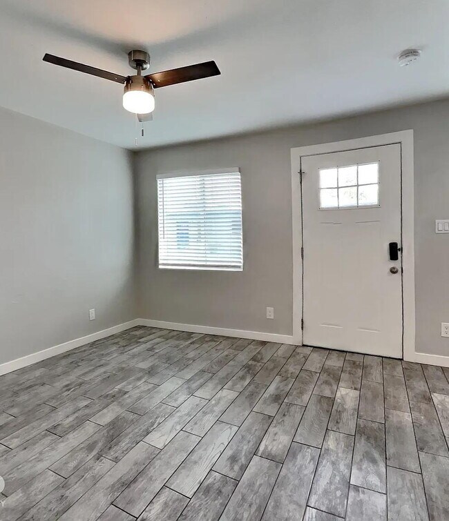 Building Photo - Stylishly Updated 2BR/1BA – Single-Level Living at Its Best! $500 MOVE IN SPECIAL ACT TODAY!!!!!