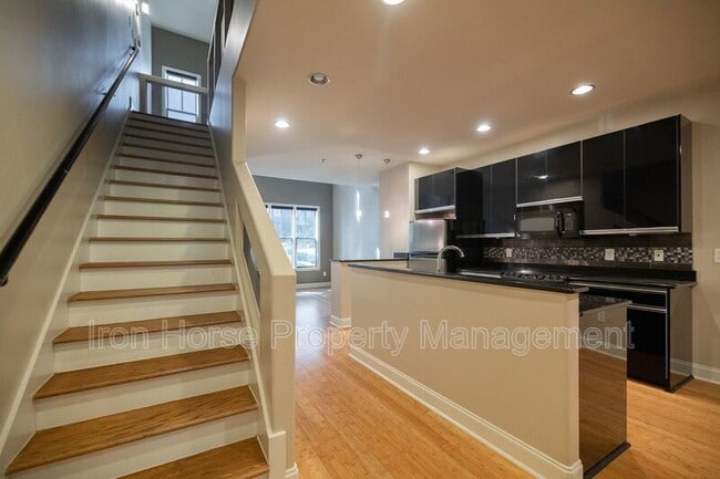 Building Photo - 118 Ruth Dr