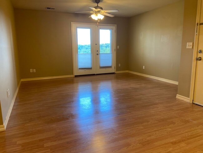 Building Photo - Condominium in Sycamore Ridge
