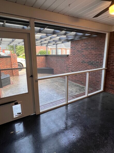 Building Photo - 105 Ashton Ct