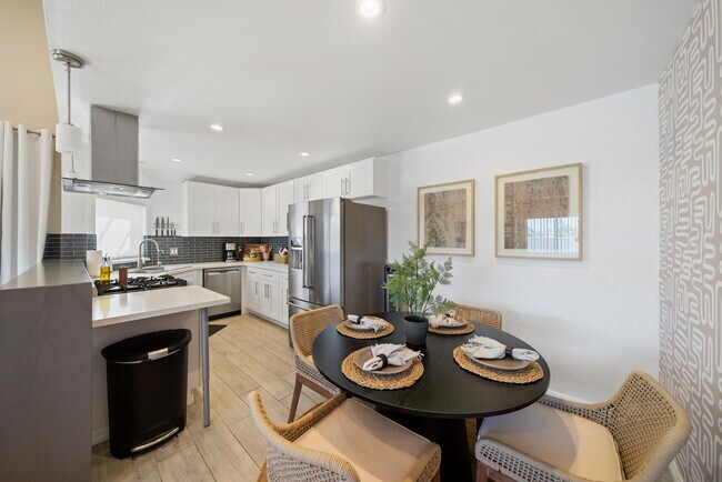 Building Photo - 12841 Forest Dr