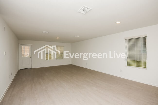 Building Photo - 10716 Dusty Rnch Rd