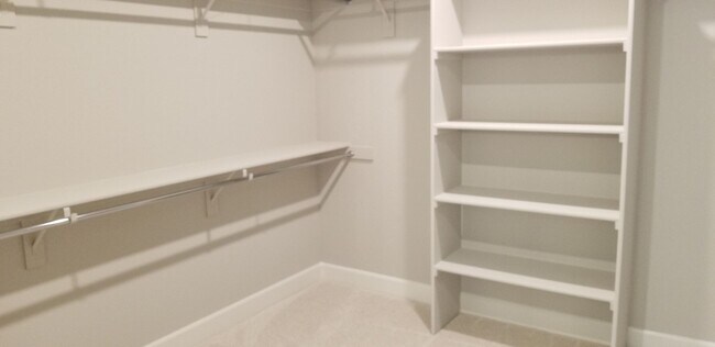 Building Photo - 1561 Osborn Dr